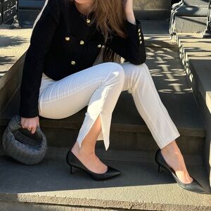 Chic white cropped trousers